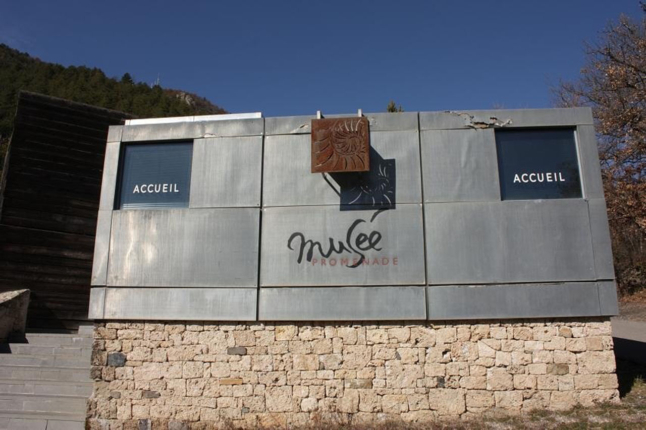 UNESCO Geoparc de Haute-Provence, l'entrée du musée promenade