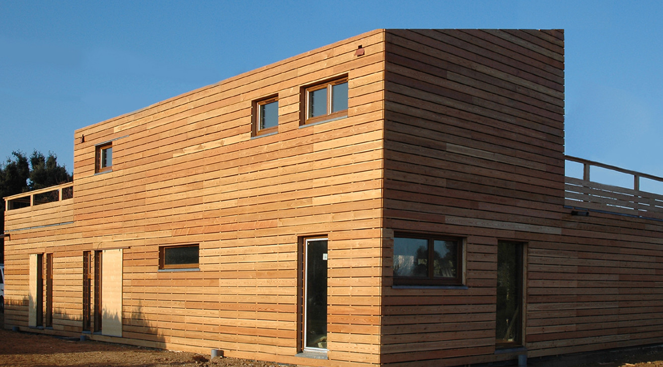 bardage avec des planches ventilées en claire voie