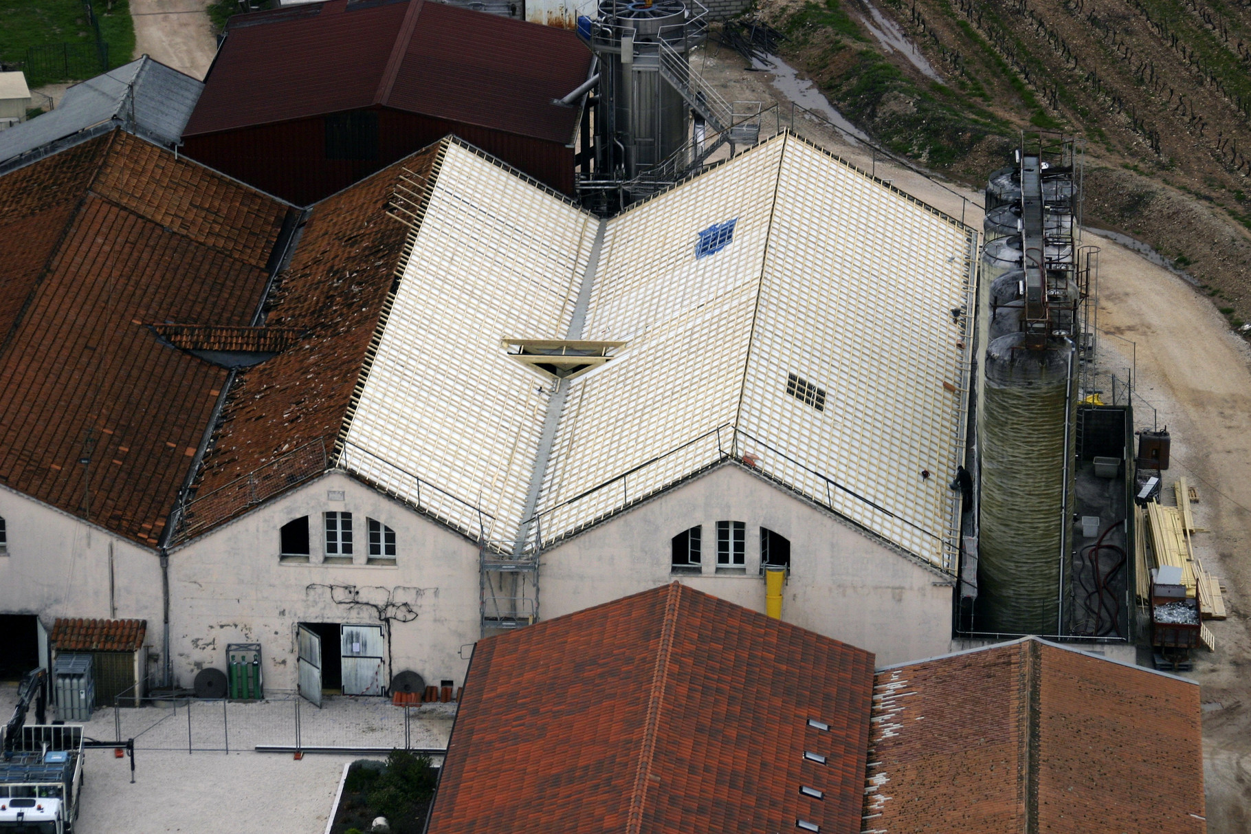 pose des chevrons et de fenêtre de toit de type Velux