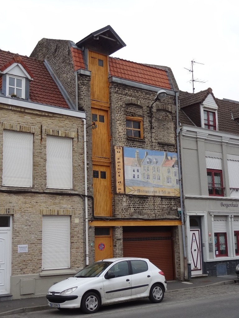 bizarre cette maison!!
