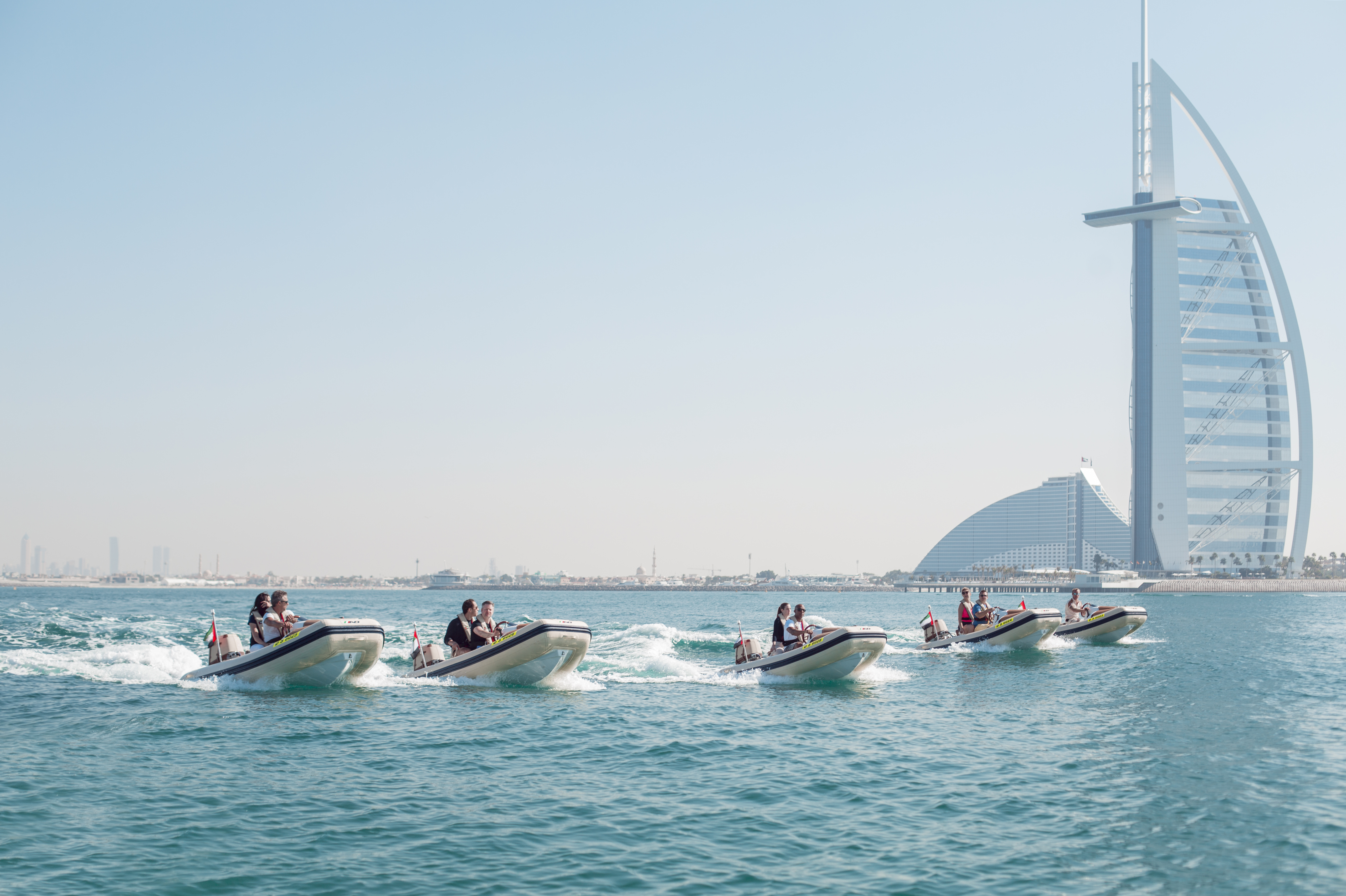 Вода в дубай сегодня. Наводнение в дубае сейчас. Дубай вода. Вода в дубай сегодня. Вода в дубай сегодня.
