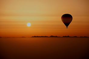 BALLONFAHRT IN DER WÜSTE