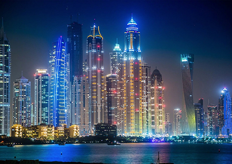 Dubai Marina bei Nacht