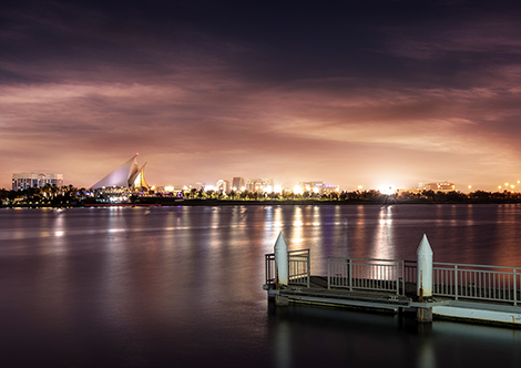 Dubai Creek bei Nacht