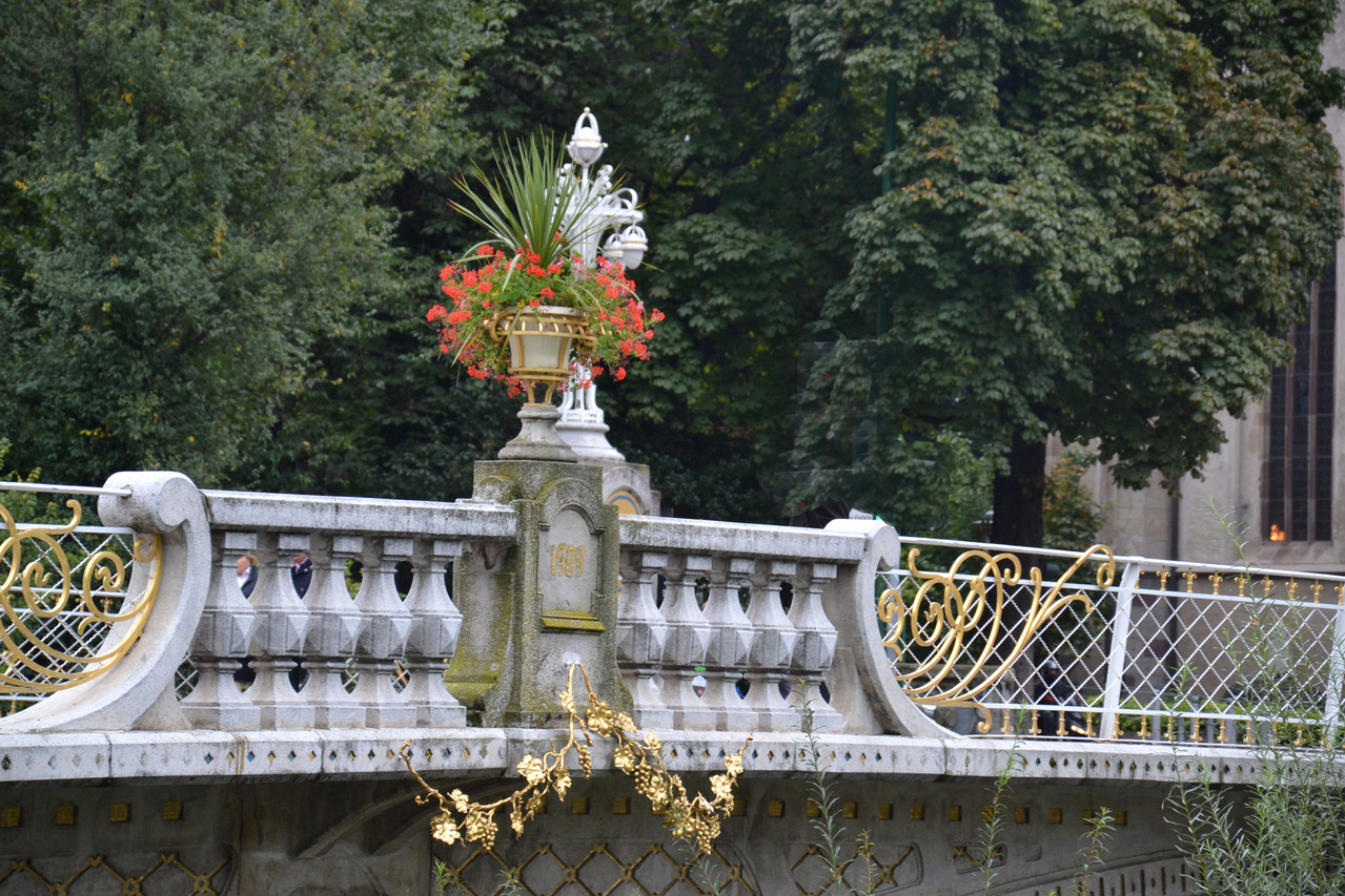 ...Brücke über den "Passa" zum Kurhaus