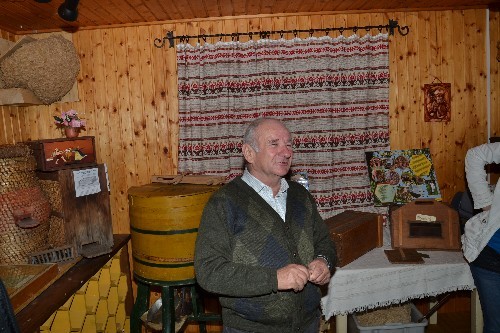 Der stolze Imker Hr. Ludwig Pilz