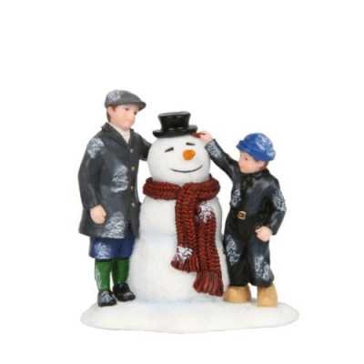 601586-Making snowman