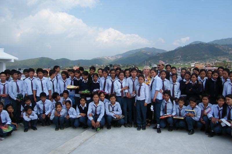 Schüler von der Arniko High School
