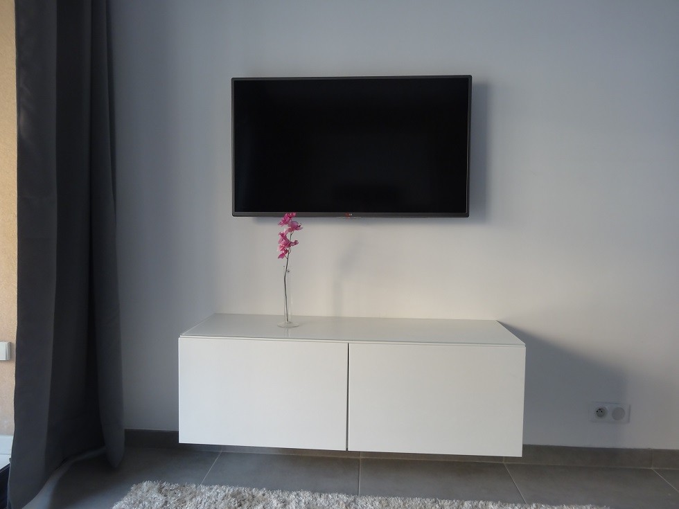 TV 107 cm