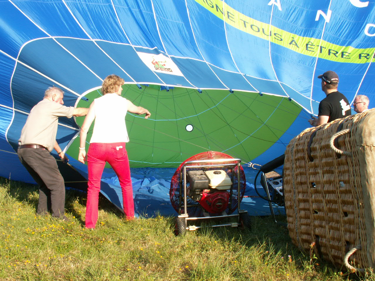 Hot air balloon flight - Chateau Saveilles ©photo-P.Baudouin