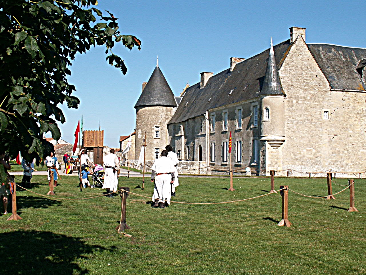 Fête médiévale - Château de Saveilles ©photo-propriétaire