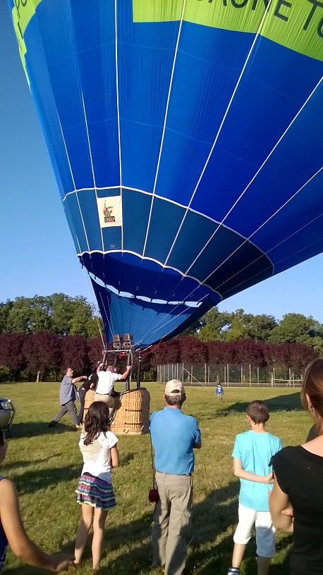 Hot air balloon flight - Chateau Saveilles ©photo-P.Baudouin