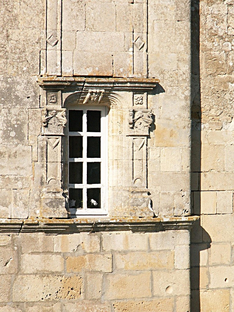 Fenêtre Renaissance - Château de Saveilles ©photo-propriétaire