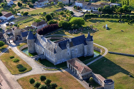 Hot air balloon flight - Chateau Saveilles ©photo-P.Baudouin