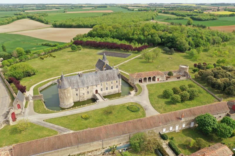 Virtual discovery of Chateau Saveilles