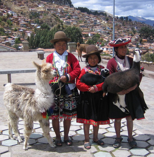 Cusco - hier tragen die Einwohner ihre Trachten mit Stolz