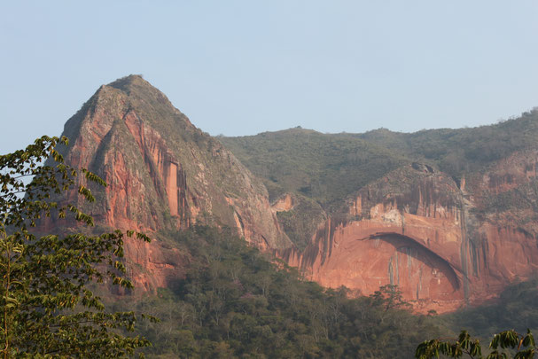 Ausflüge von Santa Cruz nach Samaipata oder in den Amboro Nationalaprk.