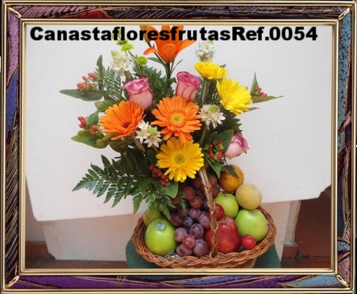 FLORISTERIA LOS FRUTALES. CANASTA DE FRUTAS Y FLORES  REFERENCIA N.0054