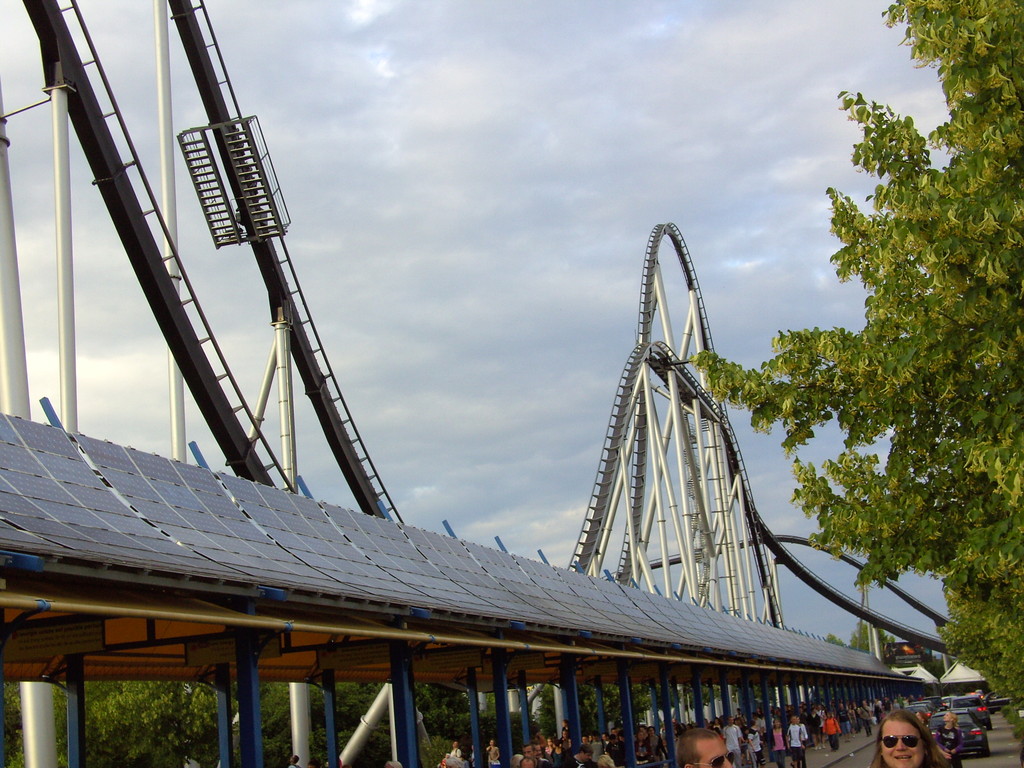 PV Überdachung vom Parkplatz zum Eingang Europark mit PV Modulen