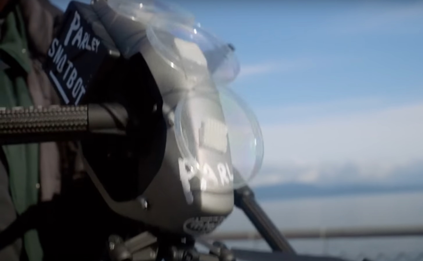 ペトリ皿が取り付けられている