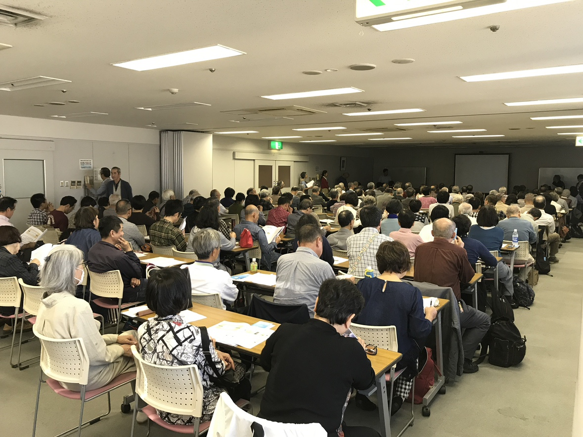 大阪市で実施された講座。150名を超える参加者が集まりました。