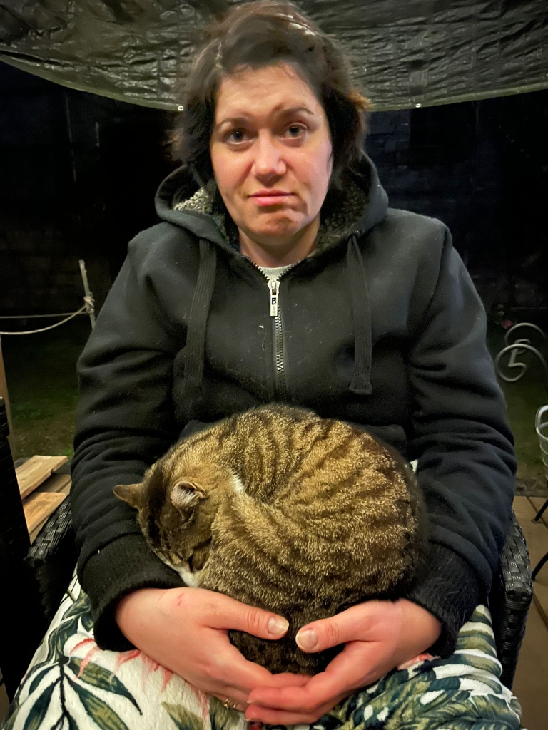 Am Vorabend. Die Katzenmama...