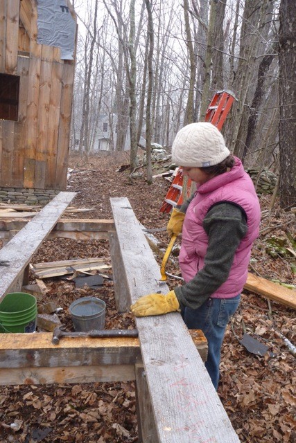 Alice pulls the nails in any piece that might get reused