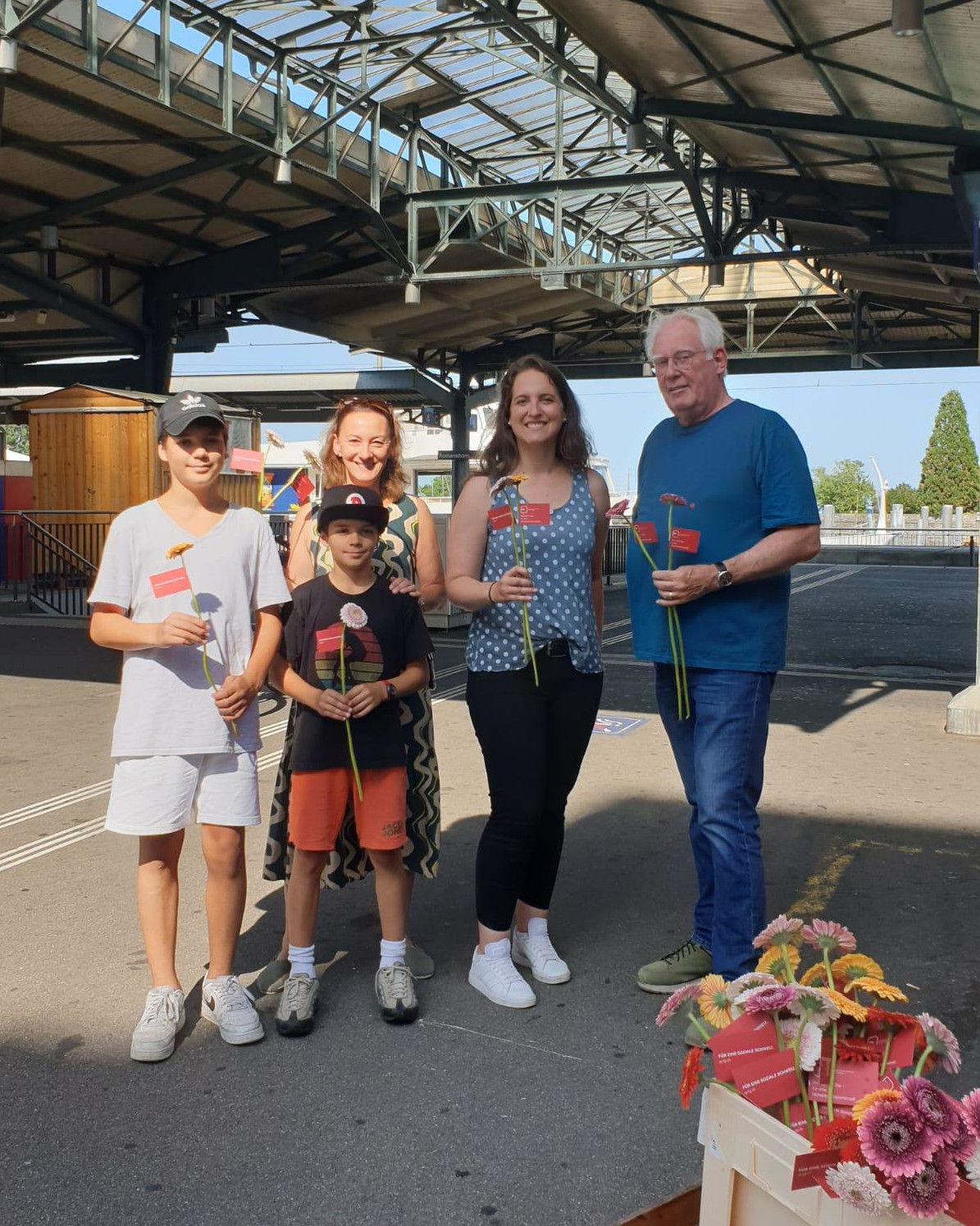 Eine blühende Sommerzeit für alle_Blumengruss der SP Thurgau_in Romanshorn_07072023