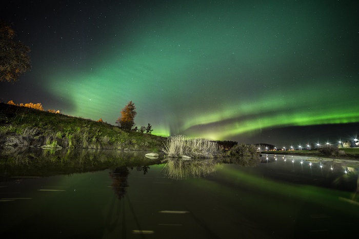 Aurora Boreal a la tardor (foto:MikaVahtera-VisitFinland)