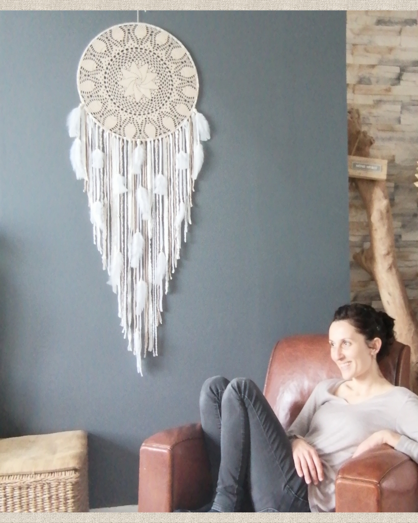 Grand attrape-rêves déco bohème avec napperon recyclé (50 cm)