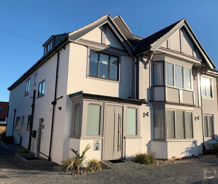The newly renovated Broadstairs Apartments with on-site parking and private entrances. Image: Broadstairs Apartments