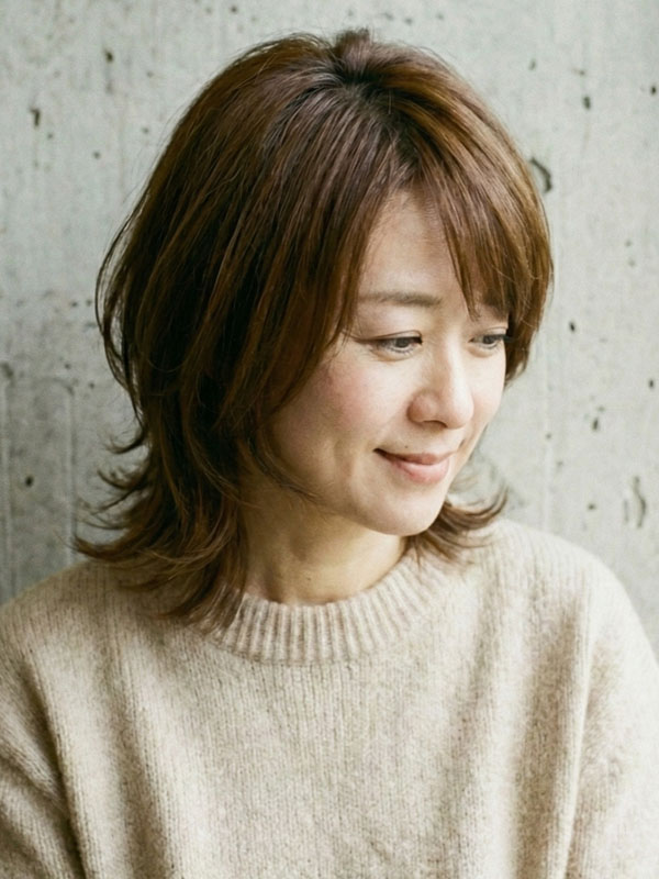 耳掛けショート 40代女性の横顔美人カット 艶髪 N.カラー