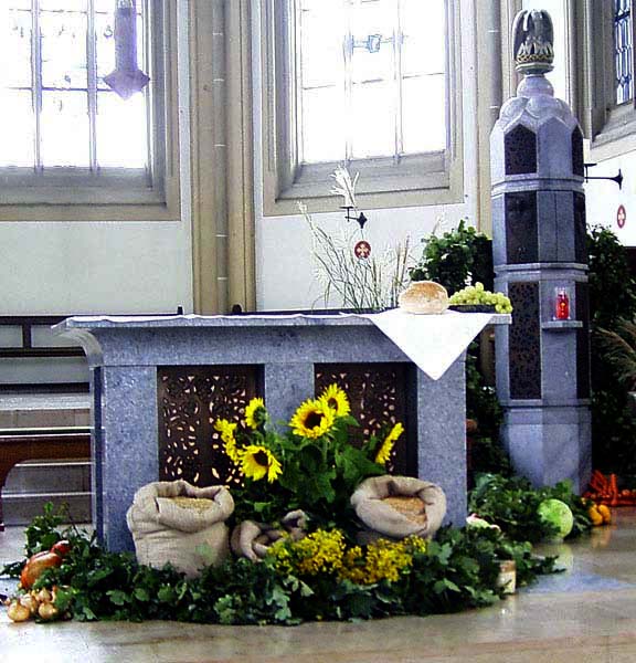 Der Altar in der Pfarrkirche St. Vitus