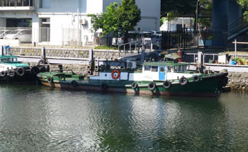 横浜・大岡川のタグボート