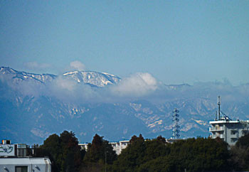 神奈川県・雪の丹沢の山々遠望