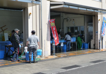 藤沢市・片瀬漁港直売所