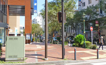 横浜・馬車道の商店街