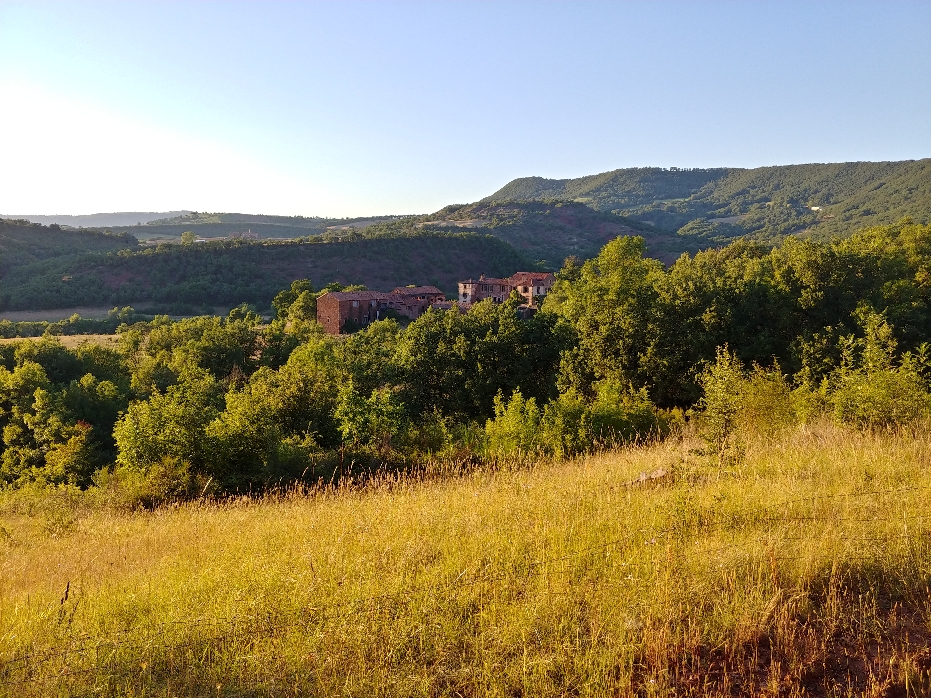 Vista de la antigua granja donde tuvo lugar el retiro