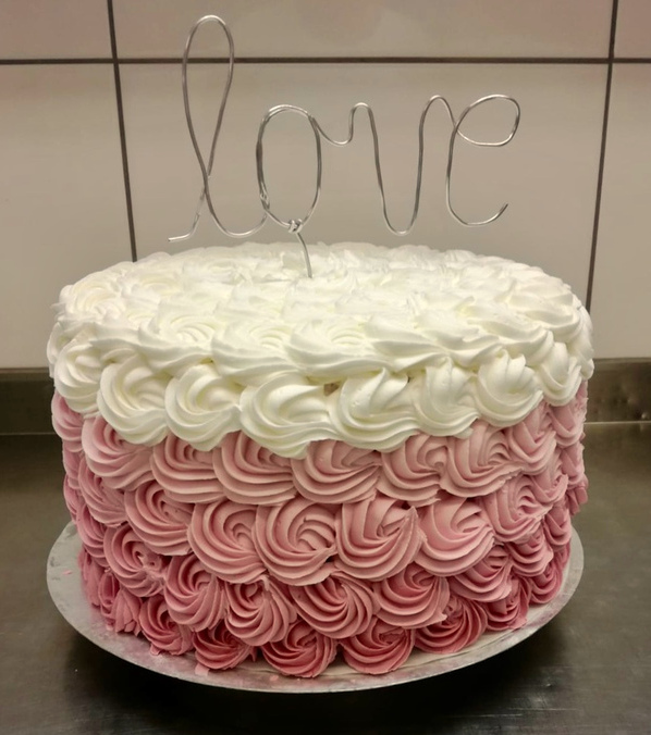 Ombretorte in rosa mit Rosetten 