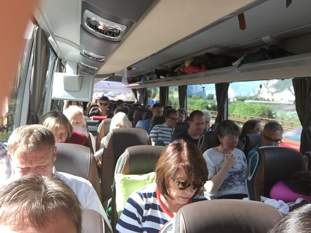 Morgenlob im Bus
