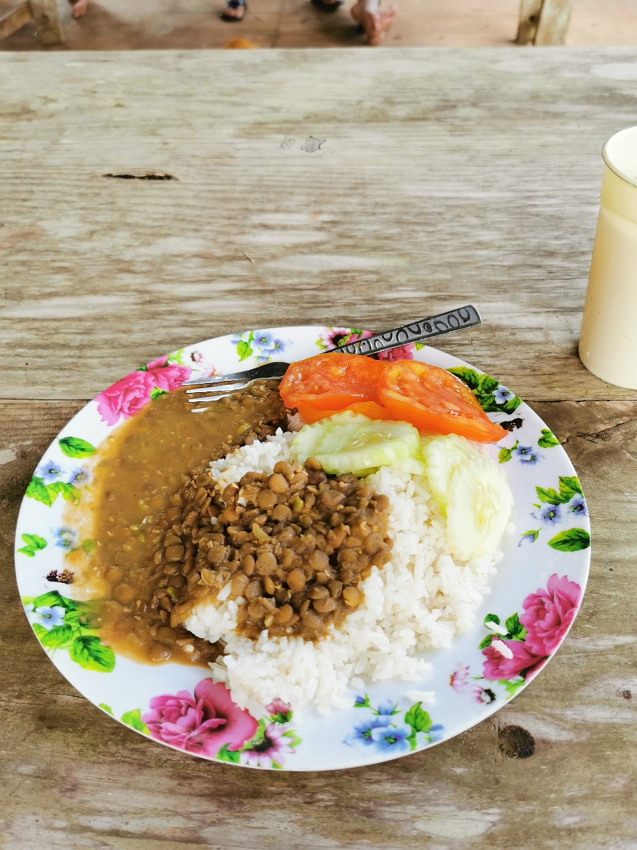 Reis mit Linsen und Gemüse - authentische Küche Panama