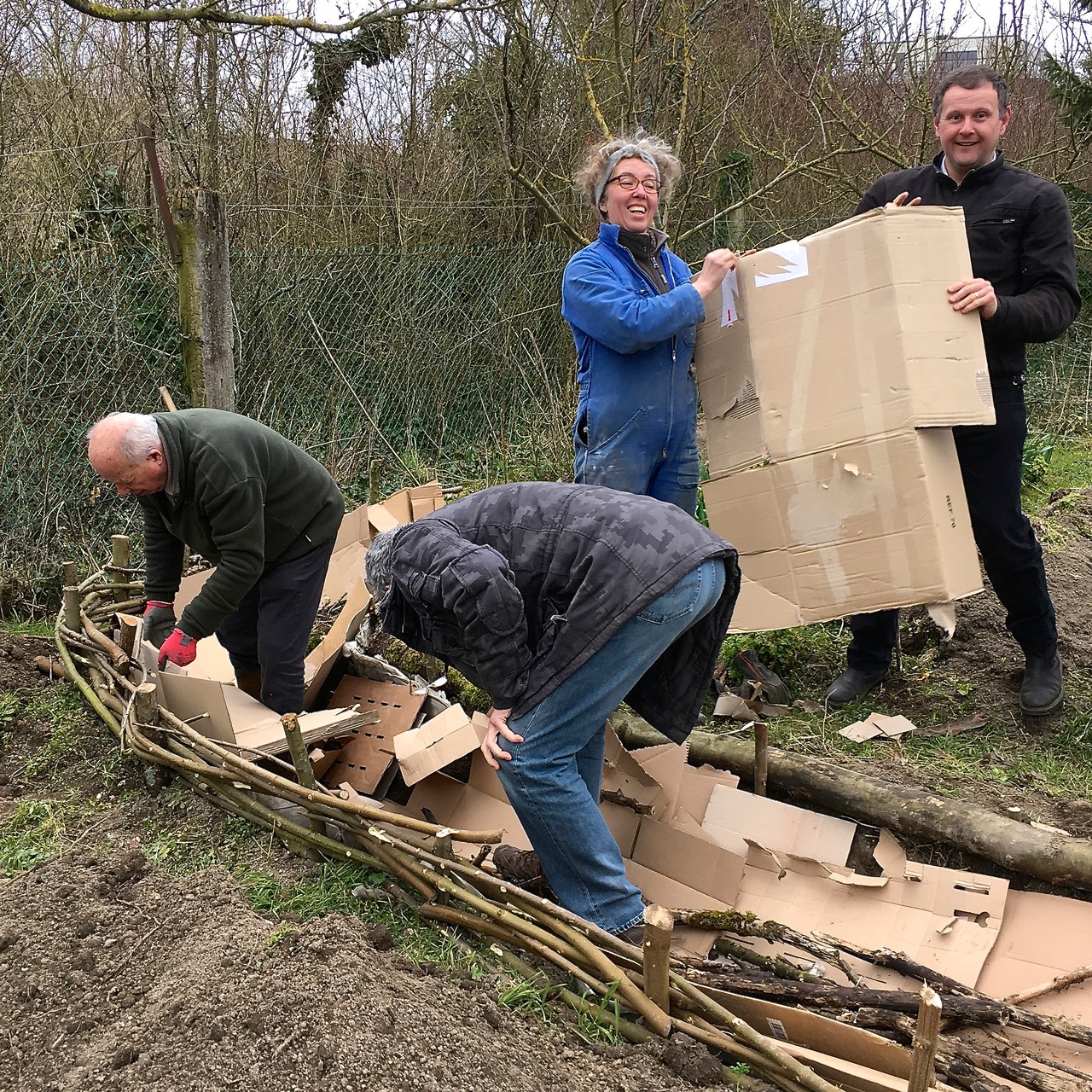 Habillage de la fouille et du plessis de cartons  (Photo : Ph.Monchaux)