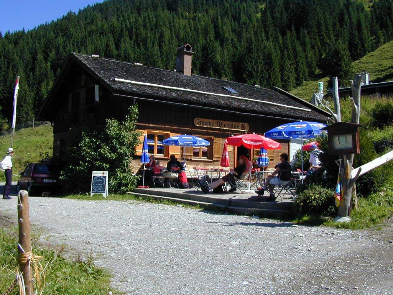 Innere Wiesalpe Kleinwalsertal, Ausflugsziel, Alpe, Brotzeit – Terrasse