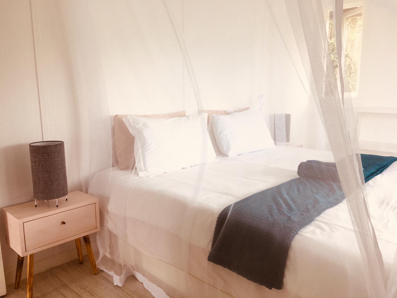 Quarto 1 com cama king size / Bedroom 1 with king size bed