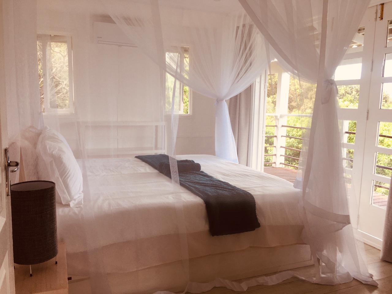 Quarto 1 com cama king size / Bedroom 1 with king size bed