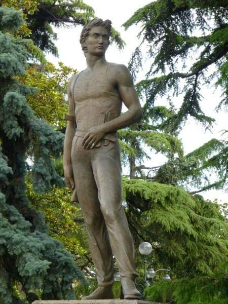 Il Monumento al Partigiano in Piazza Bra