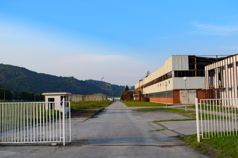 L'ex fabbrica metallurgica a Potočari