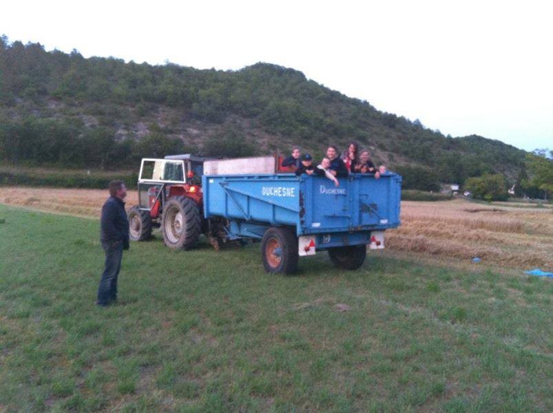 On moissone aussi au Camping Le Moulin des Donnes