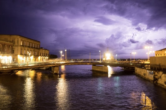 Bild: Ortigia bei Nacht