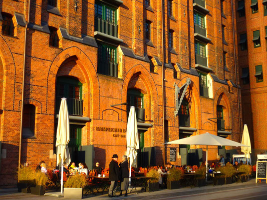Bild: Internationales Maritimes Museum - Restauration vor dem Eingang